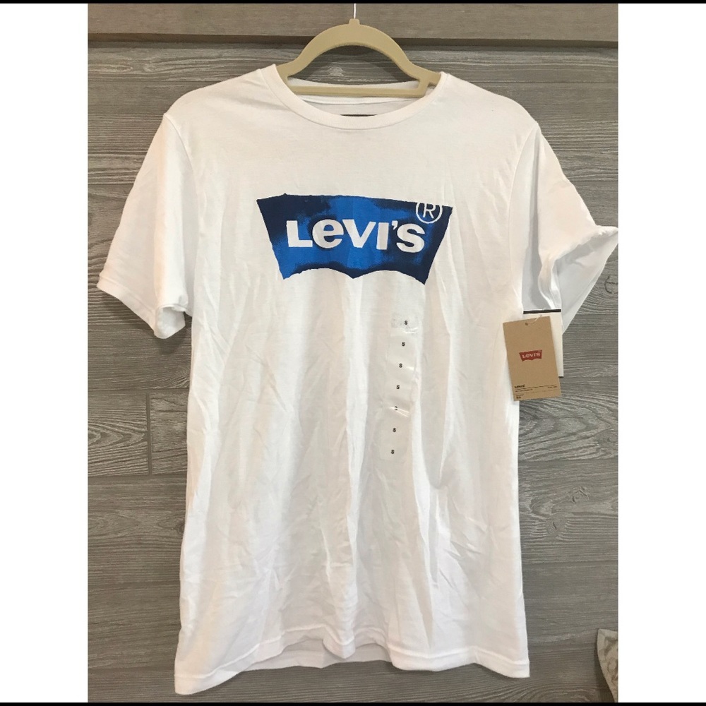 short sleeve Levi’s top